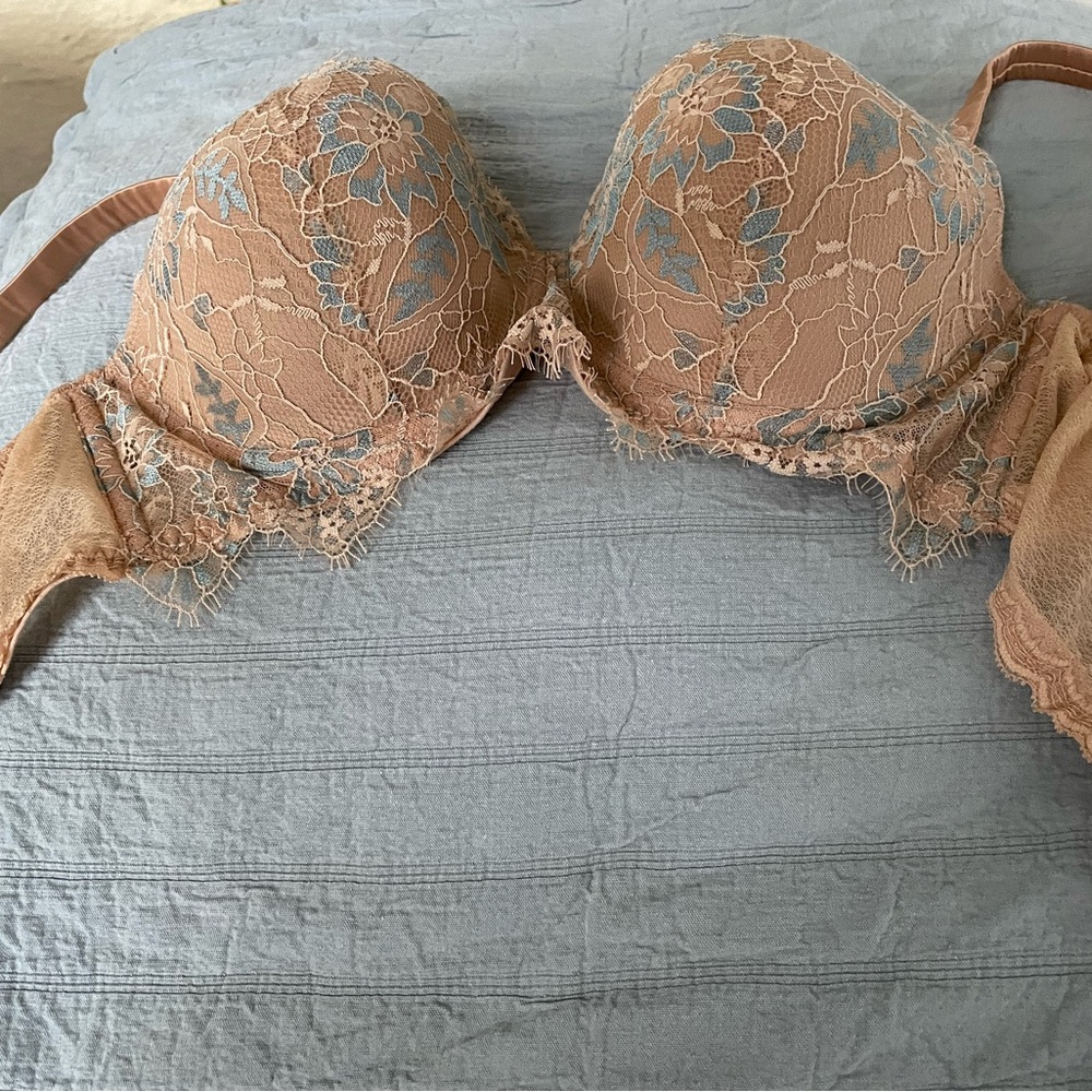 intimissimi Tan Lace Underwire Push-Up Bra with Blue Floral Accents